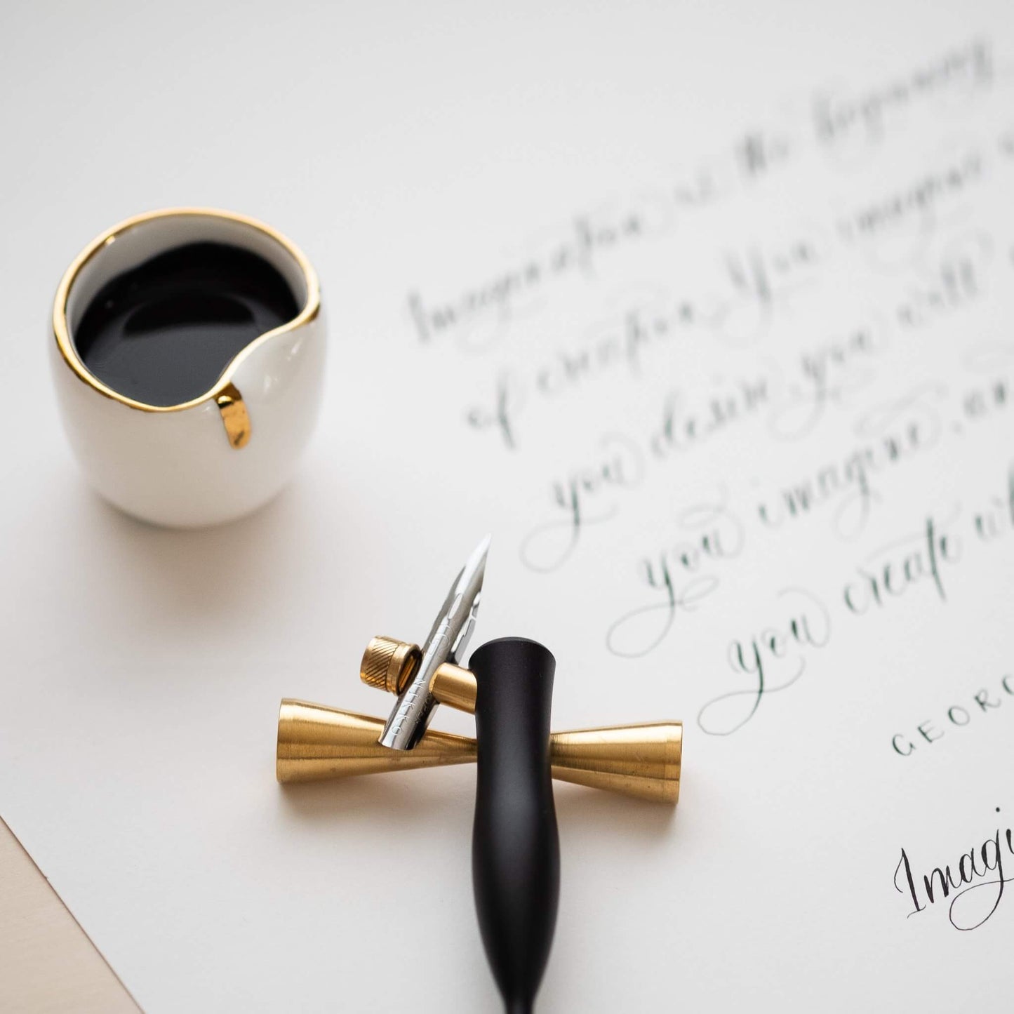 Flourish - A Truly Versatile Calligraphy Pen: Straight / Black