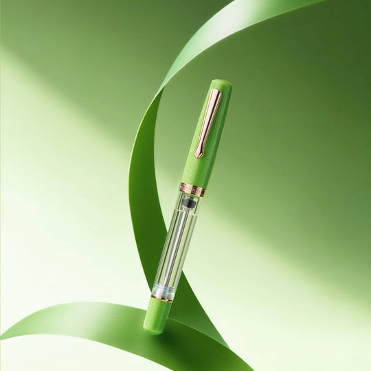 Nahvalur Original Plus Pistachio Fountain Pen: Medium