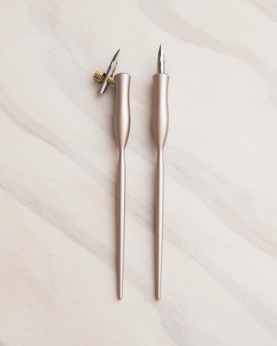 Flourish - A Truly Versatile Calligraphy Pen: Oblique (nib at an angle) / Sage