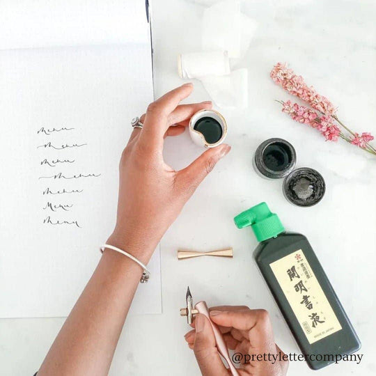 Flourish - A Truly Versatile Calligraphy Pen: Oblique (nib at an angle) / Sage