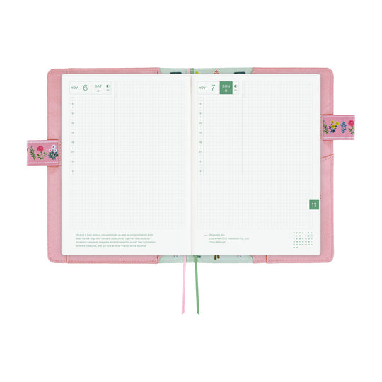 Hobonichi  | Yumi Kitagishi White Cat Village A5