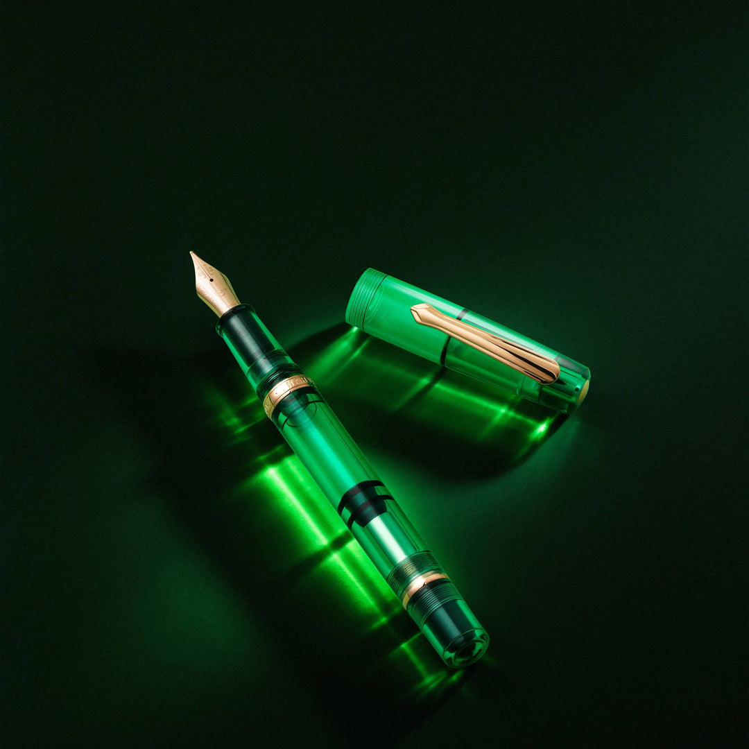 Nahvalur Original Emerald Grove Fountain Pen: Medium